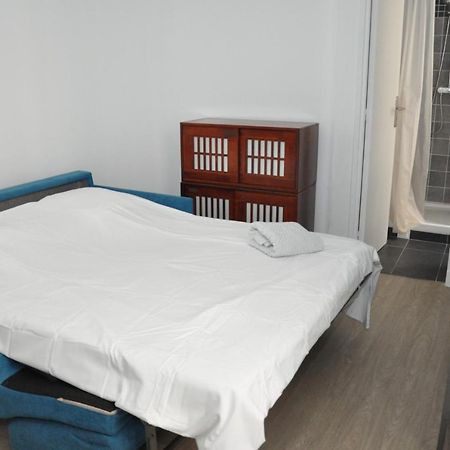 Apartamento Faubourg Saint Martin París Exterior foto